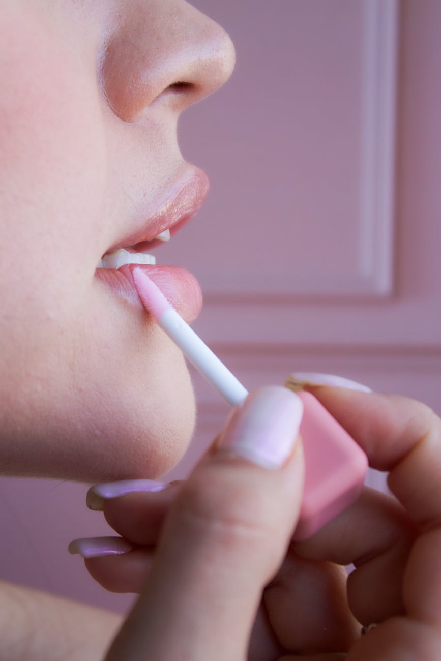 Vitamin E & Lip Health: Protecting Against Environmental Stressors